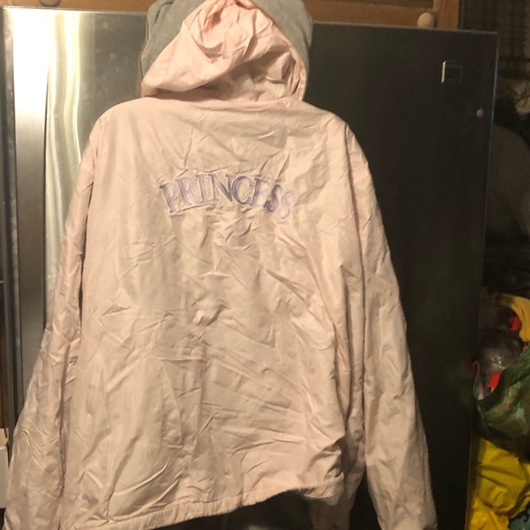 🎠Silk! Extremely Rare Disney Silk Jacket - 423 $100 or $90 w/offer - Picture 1 of 6